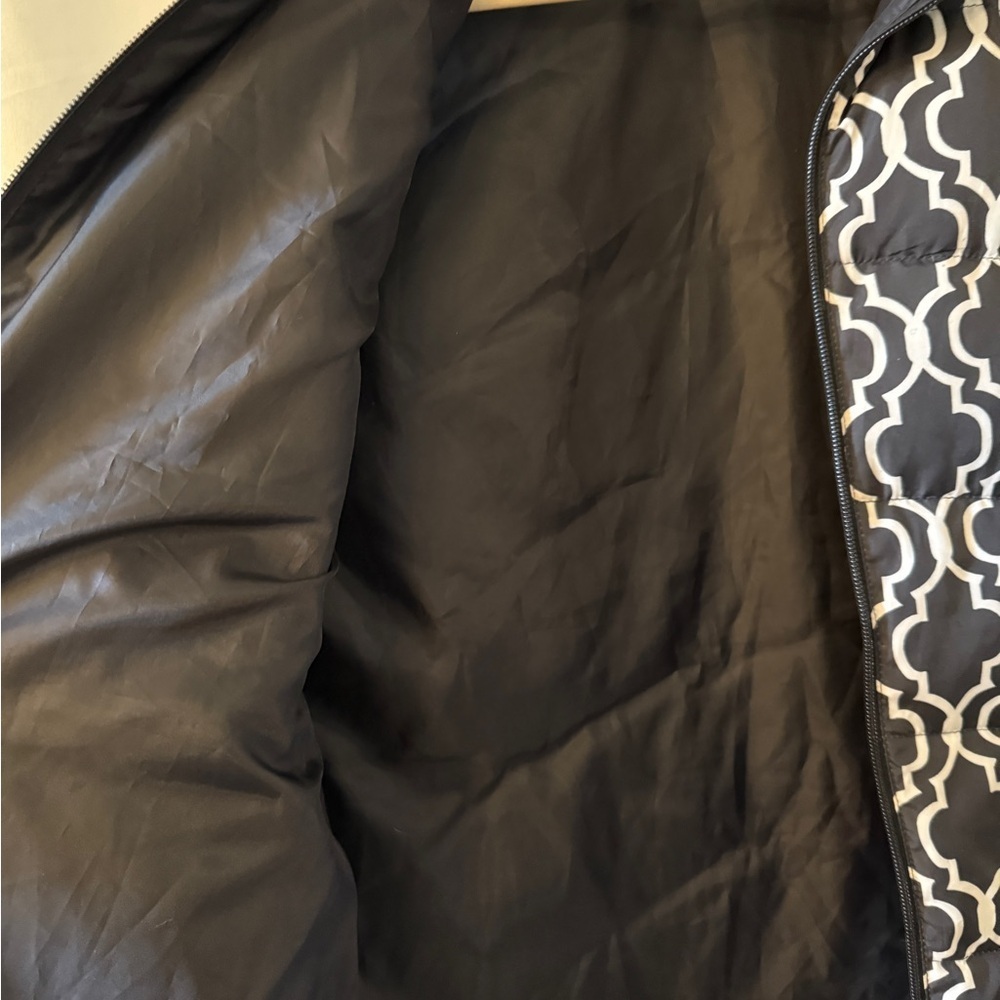 Lands' End Black and White Patterned puffer vest size 10-12 - Picture 7 of 8